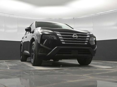 Used 2024 Nissan Rogue SV FWD image 32