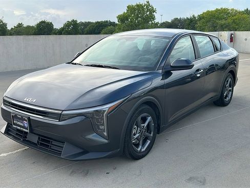 Used 2025 Kia K4 LXS FWD image 8