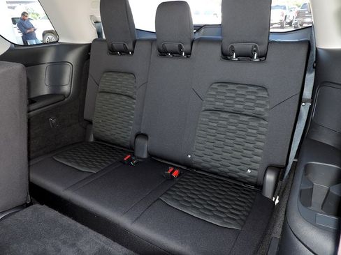 Used 2022 Nissan Pathfinder SV w/ Cargo Package FWD image 13