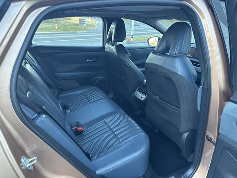 Used 2023 Nissan Ariya image 9