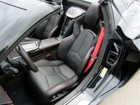 Used 2024 Chevrolet Corvette Z06 image 9