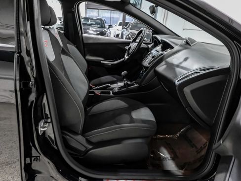 Used 2017 Ford Focus ST FWD image 31