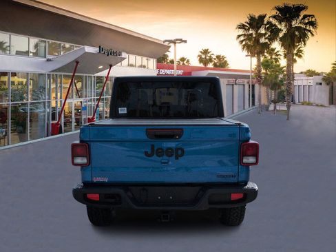 Used 2020 Jeep Gladiator Sport w/ Quick Order Package 24S AWD/4WD image 4