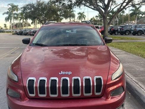 Used 2015 Jeep Cherokee Sport w/ Sport Appearance Group image 2