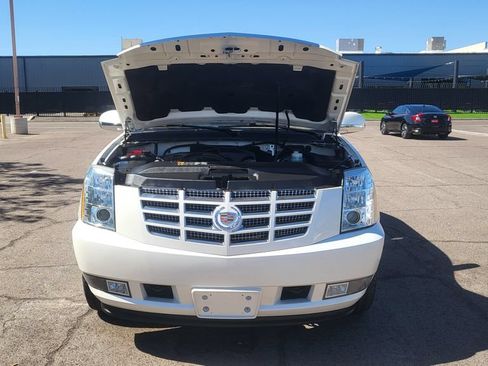 Used 2013 Cadillac Escalade EXT Premium AWD/4WD image 38