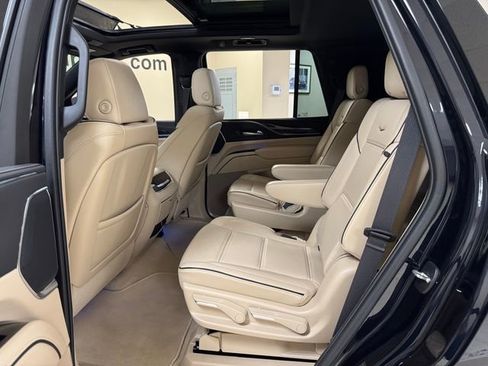 Used 2023 Cadillac Escalade Premium Luxury AWD/4WD image 23