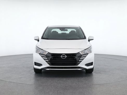 Used 2025 Nissan Versa SV FWD image 2