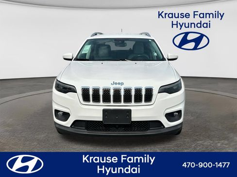 Used 2021 Jeep Cherokee Latitude Plus w/ Mopar Interior Package FWD image 2