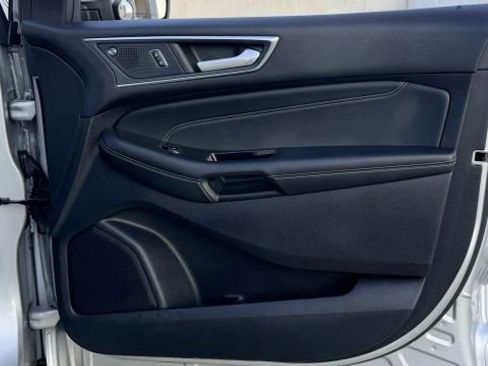 Used 2019 Ford Edge Titanium w/ Equipment Group 301A image 16