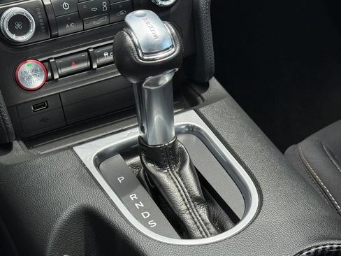 Used 2019 Ford Mustang GT RWD image 32