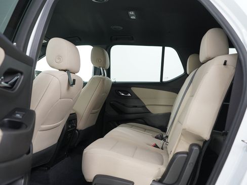 Used 2023 Chevrolet Traverse LS AWD/4WD image 19