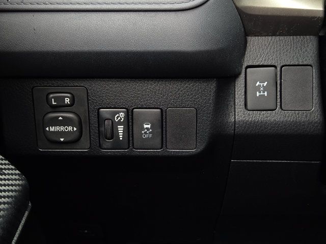 Used 2014 Toyota RAV4 LE AWD/4WD image 24
