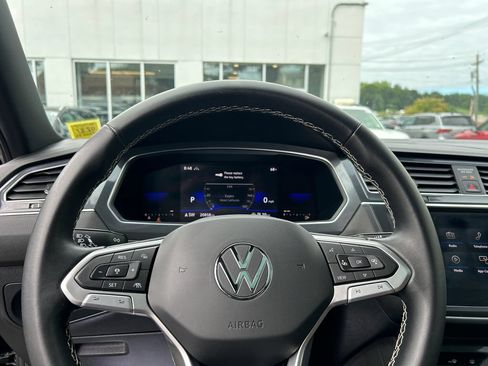 Used 2023 Volkswagen Tiguan SE R-Line AWD/4WD image 12