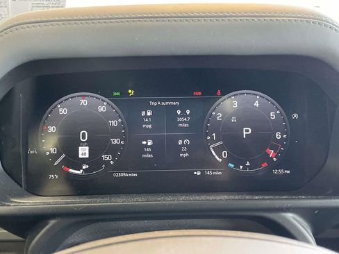 Used 2024 Land Rover Defender 110 X-Dynamic SE AWD/4WD image 39