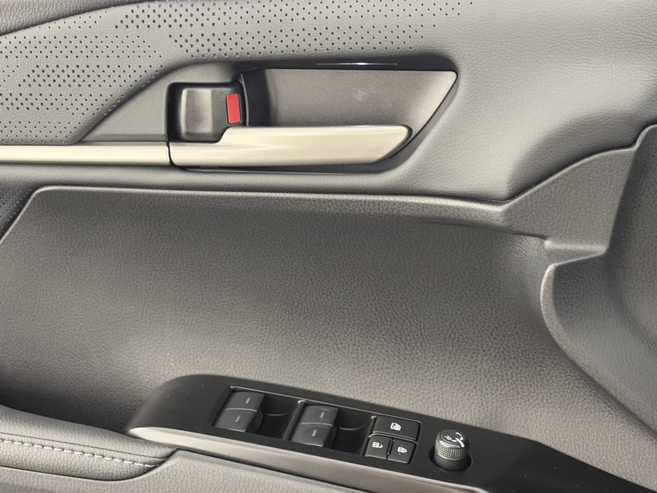 New 2026 Toyota Camry XSE FWD image 17