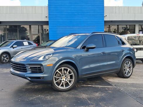 Used 2019 Porsche Cayenne AWD/4WD image 2