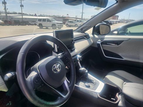 Used 2022 Toyota RAV4 Limited image 10