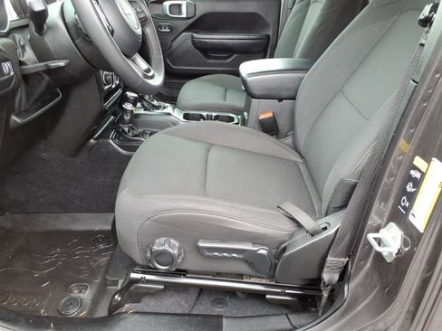 Used 2023 Jeep Wrangler Unlimited Sport AWD/4WD image 14