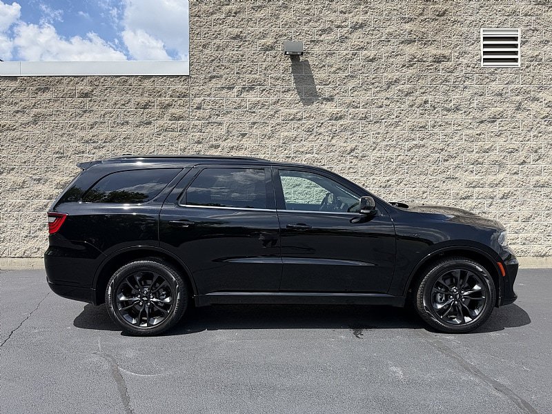 Used 2023 Dodge Durango R/T AWD/4WD image 2