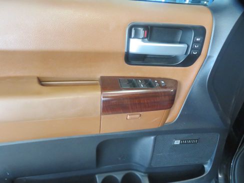 Used 2017 Toyota Sequoia Platinum RWD image 14