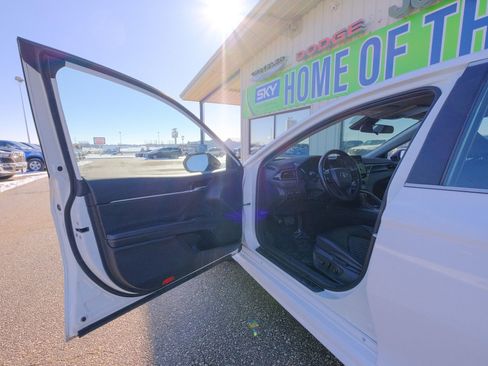 Used 2023 Toyota Camry SE image 25