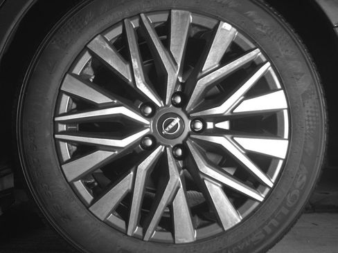 Used 2025 Nissan Altima 2.5 SV image 14