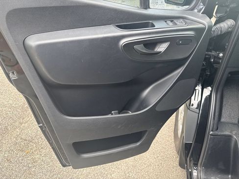 Used 2023 Mercedes-Benz Sprinter 2500 image 13