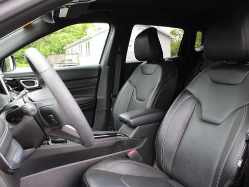 Used 2023 Jeep Compass High Altitude AWD/4WD image 14