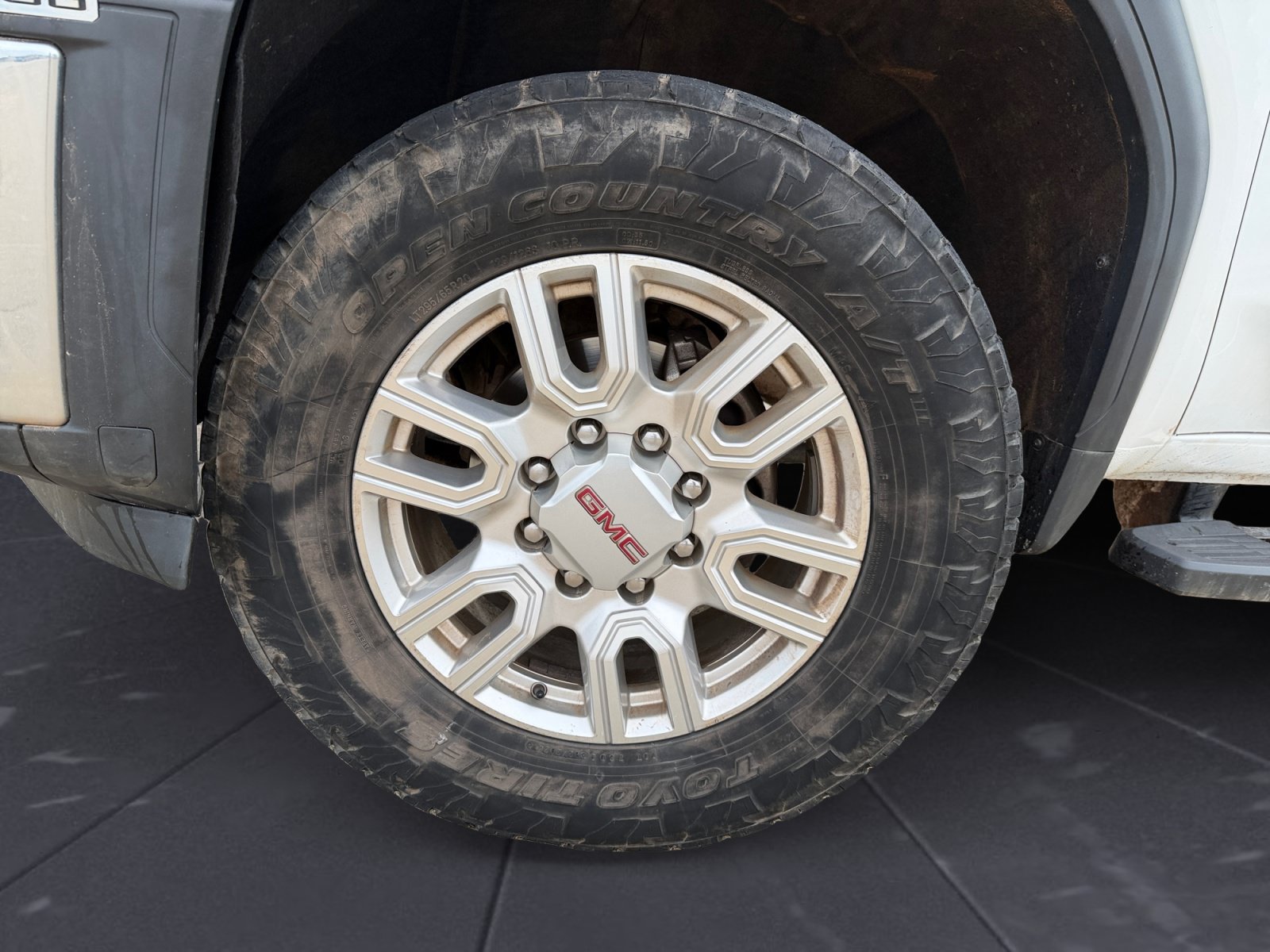 Used 2024 GMC Sierra 2500 SLE w/ SLE Value Package; AWD/4WD image 14