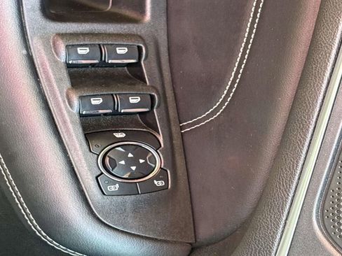 Used 2024 Ford Edge Titanium image 12