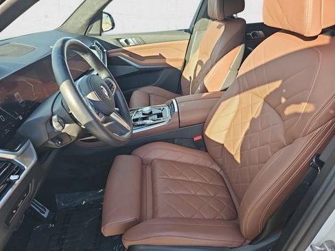 Used 2025 BMW X7 xDrive40i w/ M Sport Package image 17