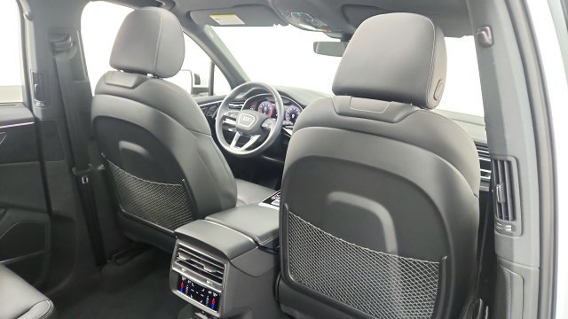 Used 2025 Audi Q7 3.0T Prestige w/ Prestige Package AWD/4WD image 39