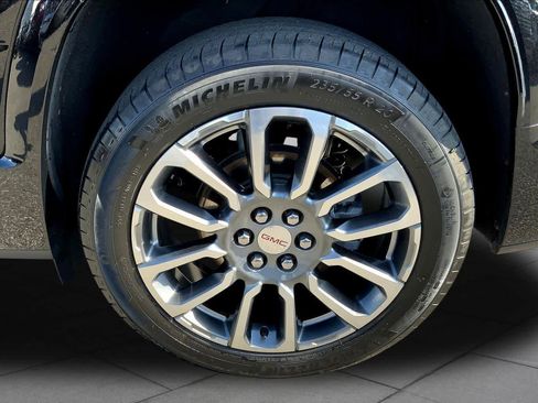 Used 2023 GMC Acadia Denali w/ Denali Ultimate Package AWD/4WD image 11