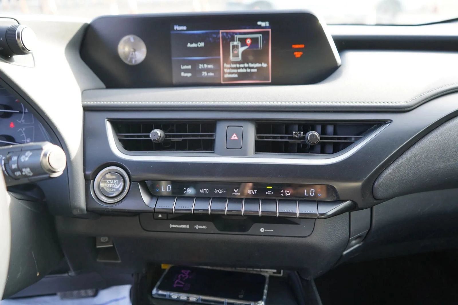 Used 2019 Lexus UX 200 FWD image 10