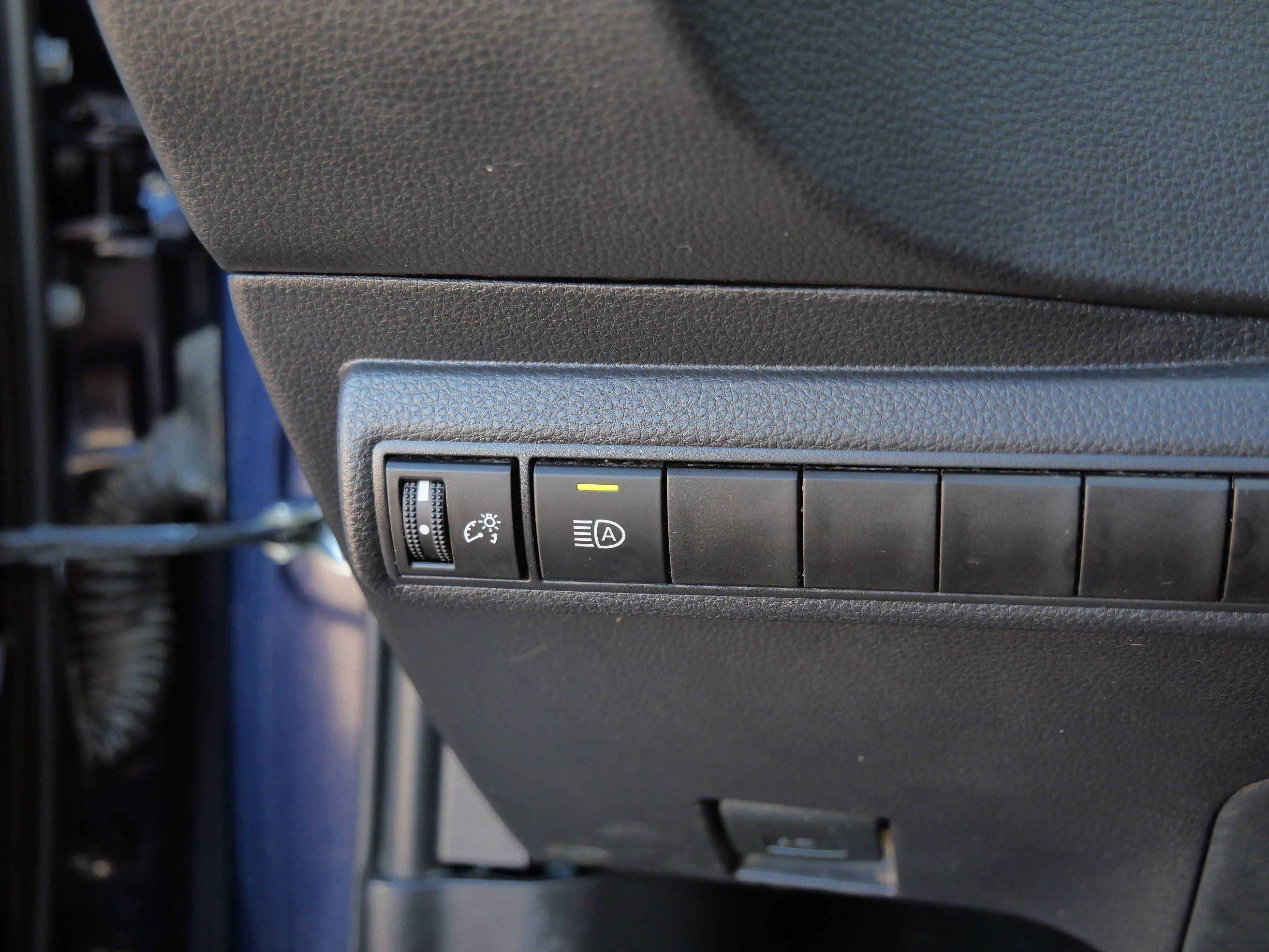 Certified 2025 Toyota Corolla LE FWD image 26