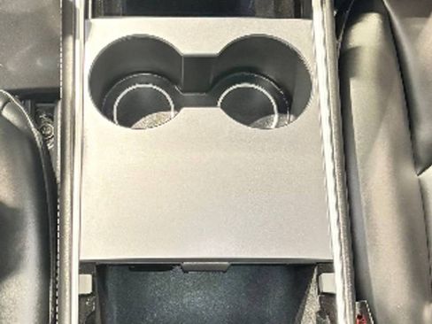 Used 2023 Tesla Model Y Long Range image 37