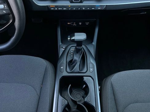 Used 2025 Kia K4 LXS image 13