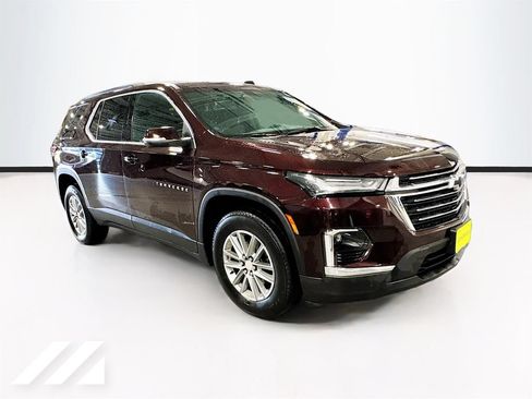 Used 2023 Chevrolet Traverse LT AWD/4WD image 3