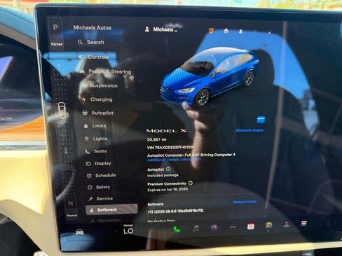 Used 2023 Tesla Model X image 17