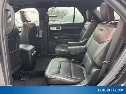 Certified 2022 Ford Explorer Platinum w/ Equipment Group 601A image 13