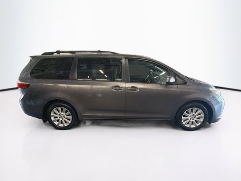 Used 2015 Toyota Sienna XLE Premium AWD/4WD image 10