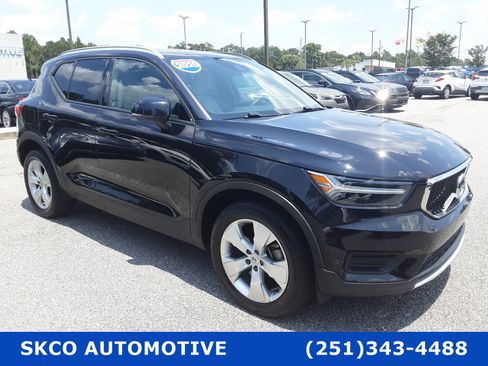 Used 2020 Volvo XC40 T5 Momentum image 7