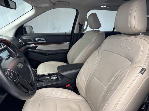 Used 2018 Ford Explorer Platinum image 9