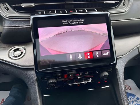 Used 2025 Jeep Grand Cherokee Limited 4xe image 31