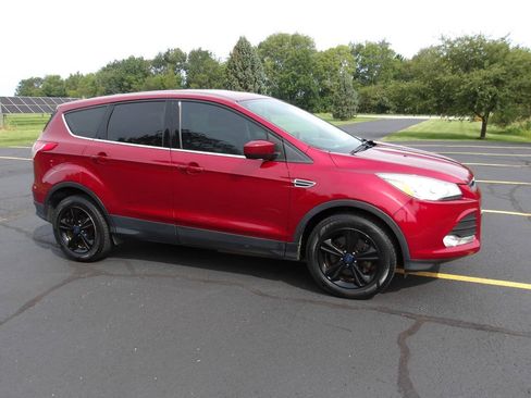 Used 2016 Ford Escape SE AWD/4WD image 1