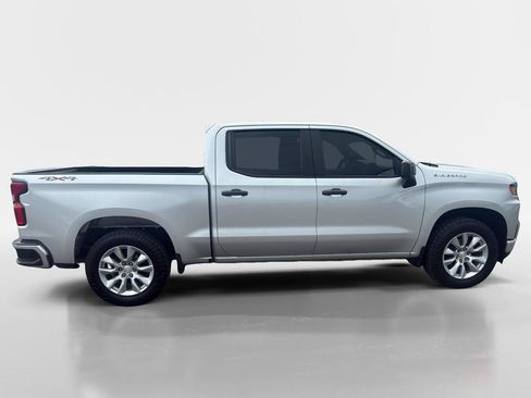 Used 2020 Chevrolet Silverado 1500 Custom w/ Custom Value Package AWD/4WD image 6