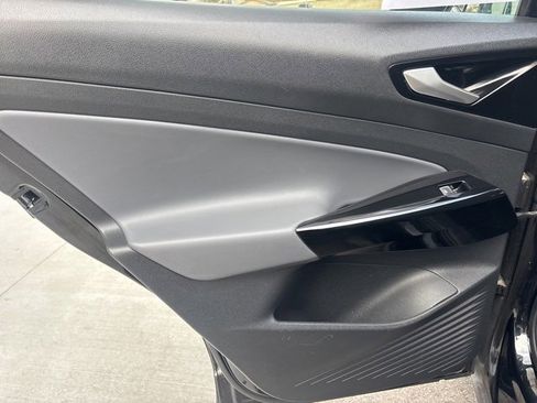 Used 2021 Volkswagen ID.4 Pro w/ ID.4 Protection Package image 17