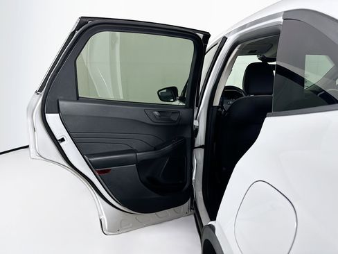 Used 2022 Ford Escape SE w/ SE Sport Appearance Package image 25