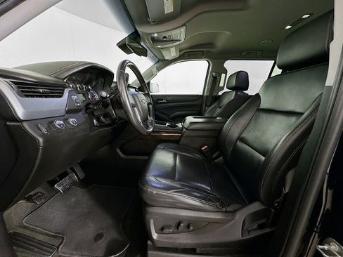 Used 2018 Chevrolet Suburban LT image 13