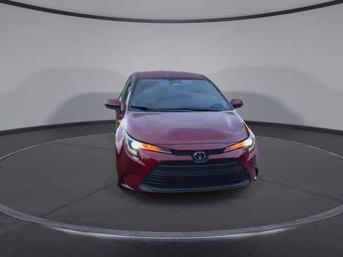 Used 2024 Toyota Corolla LE FWD image 3